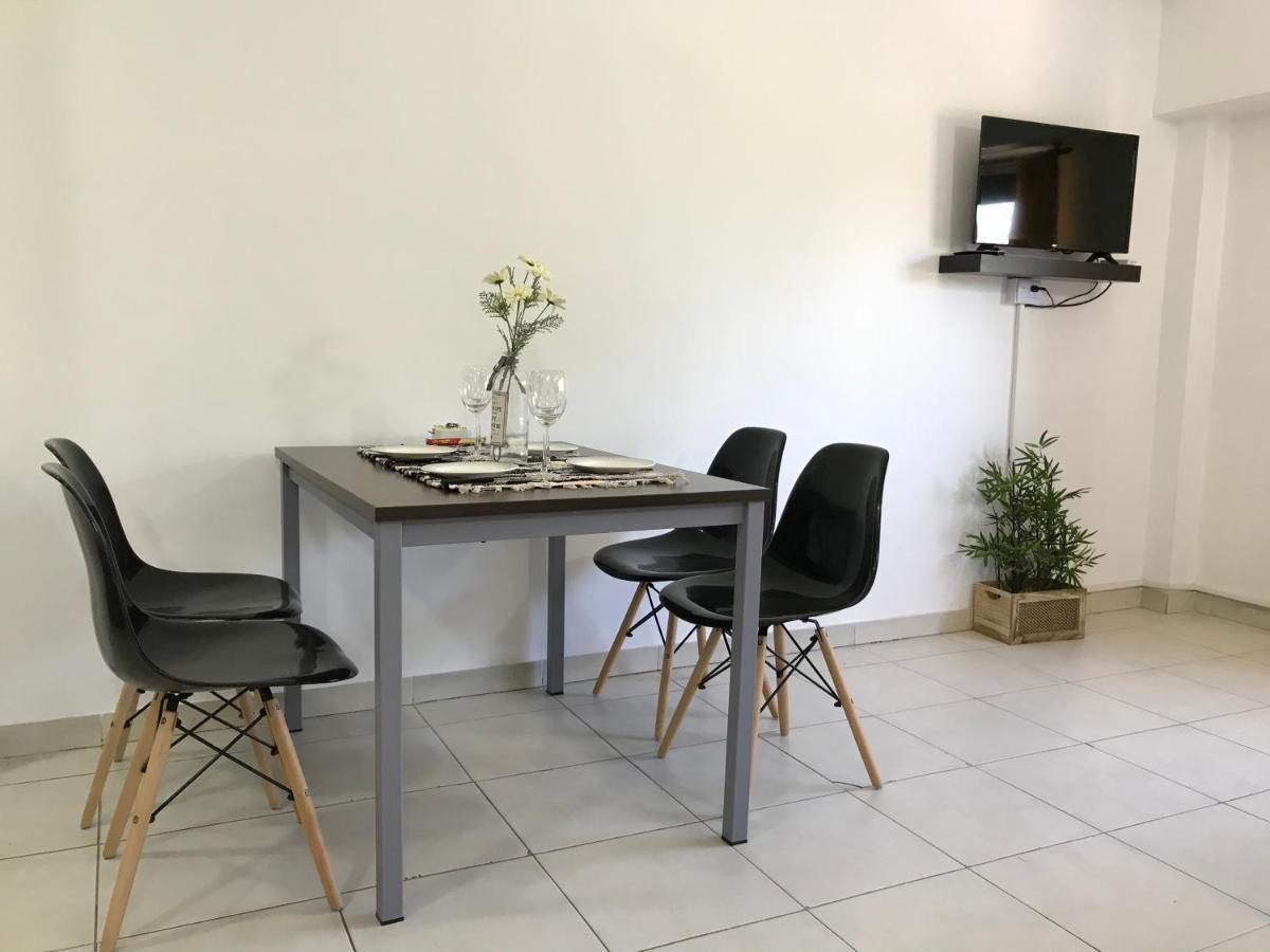 Cares Apartament, Moron, Buenos Aires *