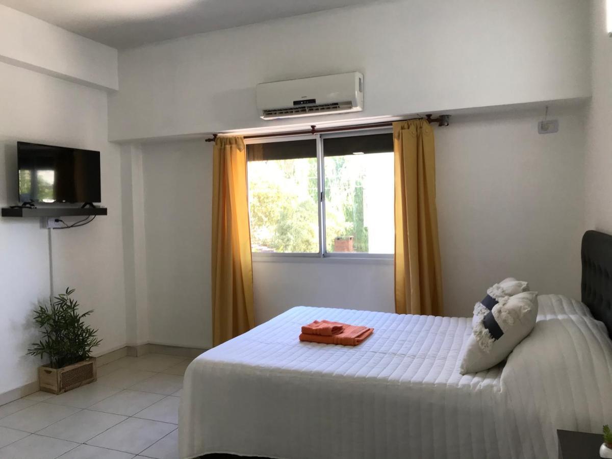 Cares Apartament, Moron, Buenos Aires *